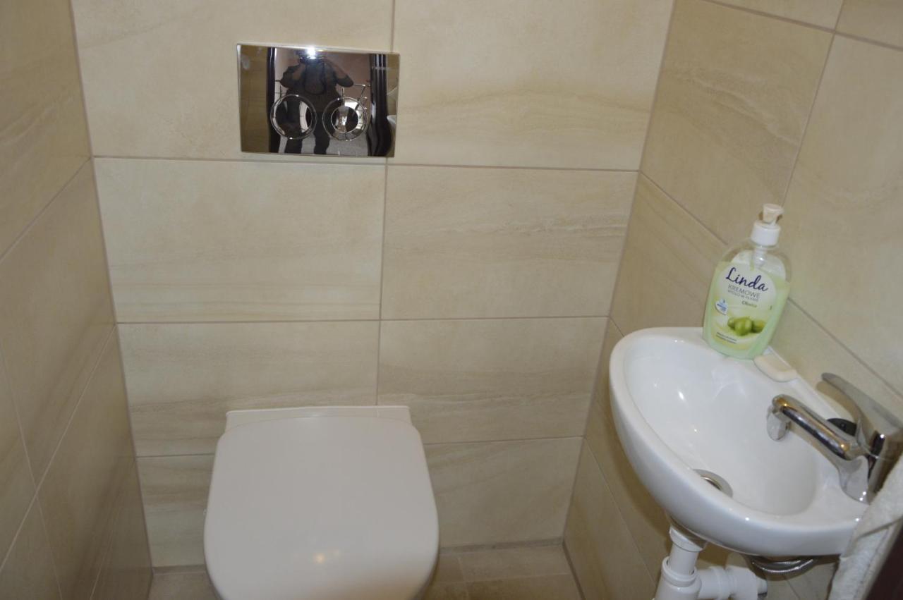 Apartamenty I Pokoje U Kryni ชตูตอวอ ภายนอก รูปภาพ