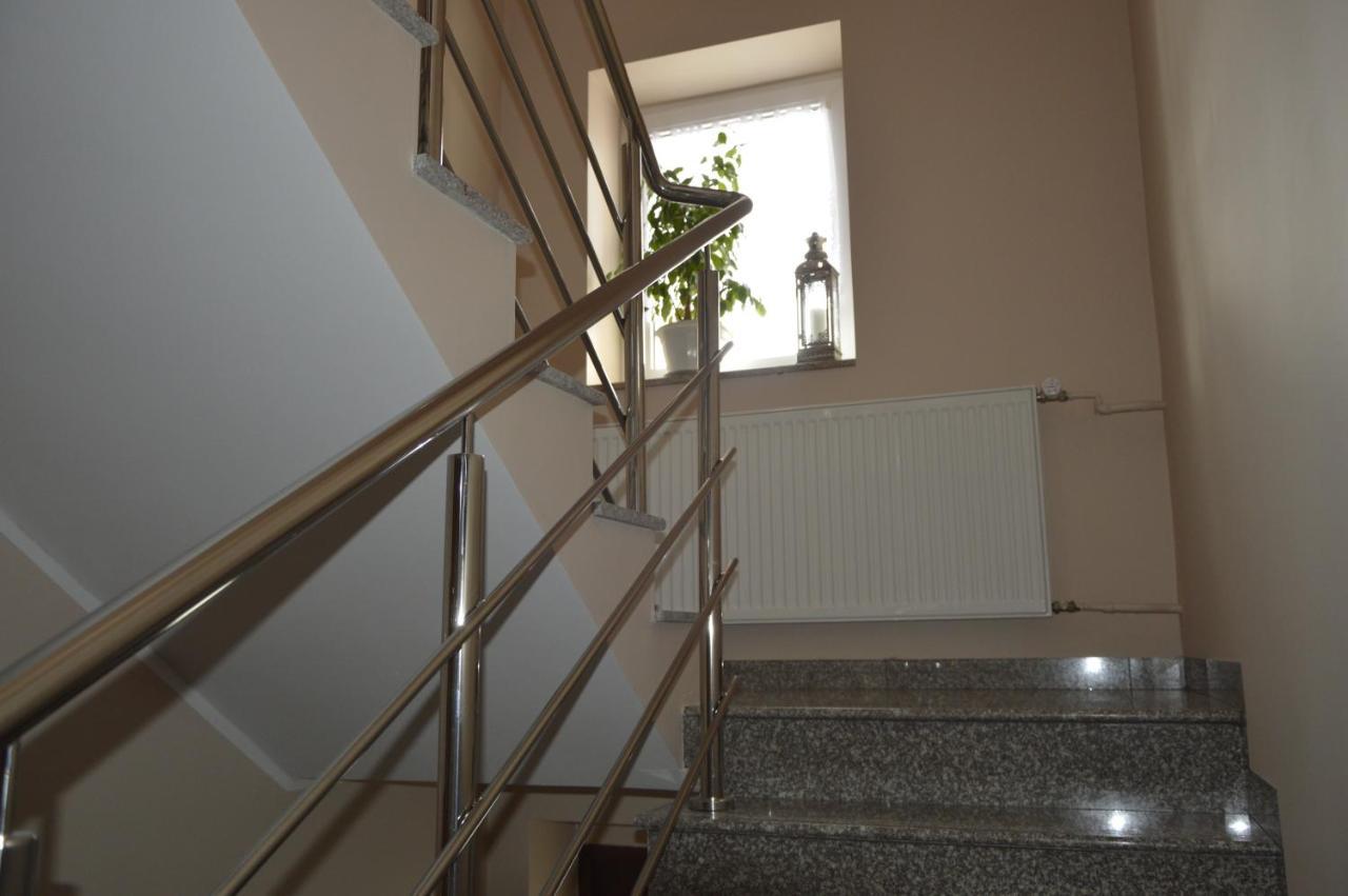 Apartamenty I Pokoje U Kryni ชตูตอวอ ภายนอก รูปภาพ