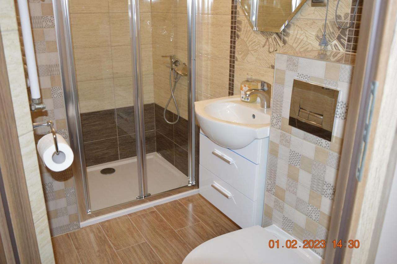 Apartamenty I Pokoje U Kryni ชตูตอวอ ภายนอก รูปภาพ