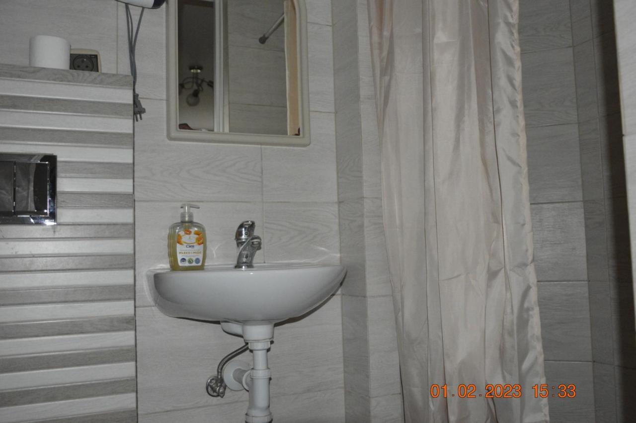 Apartamenty I Pokoje U Kryni ชตูตอวอ ภายนอก รูปภาพ
